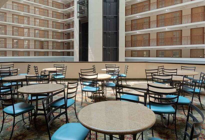 فندق Embassy Suites By Hilton Tulsa I44