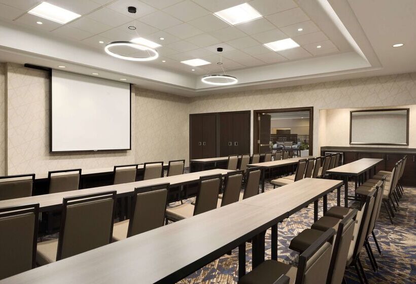 فندق Embassy Suites By Hilton Chicago Lombard Oak Brook