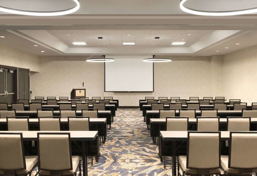 فندق Embassy Suites By Hilton Chicago Lombard Oak Brook