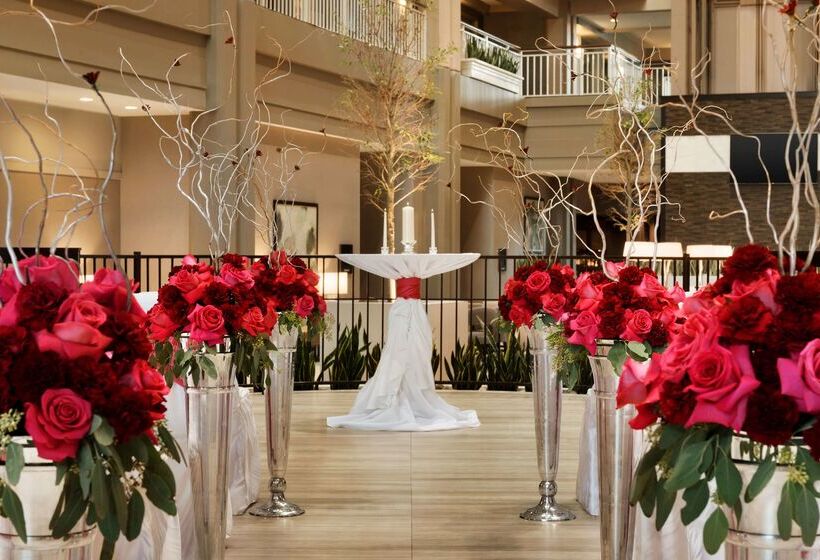 فندق Embassy Suites By Hilton Chicago Lombard Oak Brook