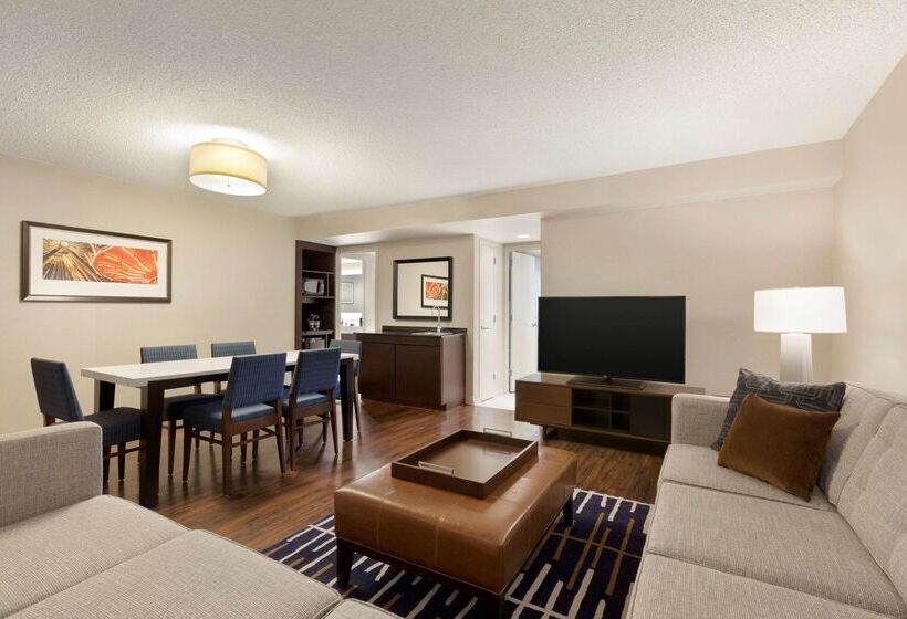 فندق Embassy Suites By Hilton Chicago Lombard Oak Brook
