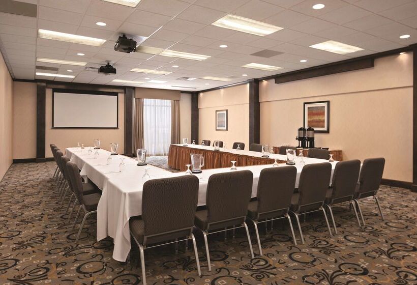 فندق Embassy Suites Corpus Christi