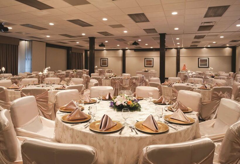 فندق Embassy Suites Corpus Christi