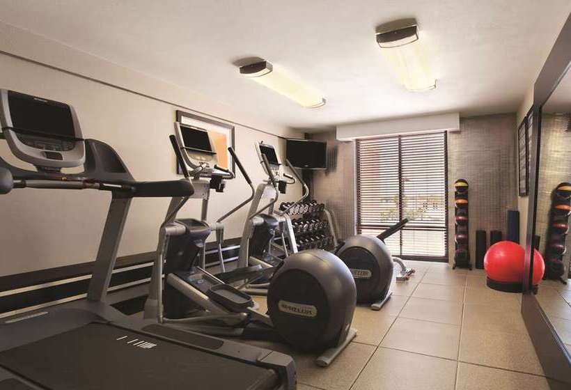 فندق Embassy Suites Corpus Christi