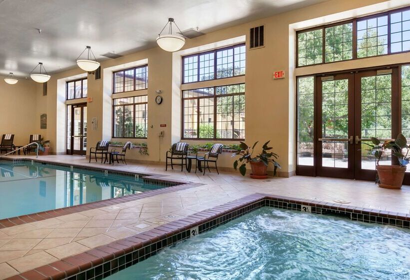 Отель Embassy Suites By Hilton Napa Valley