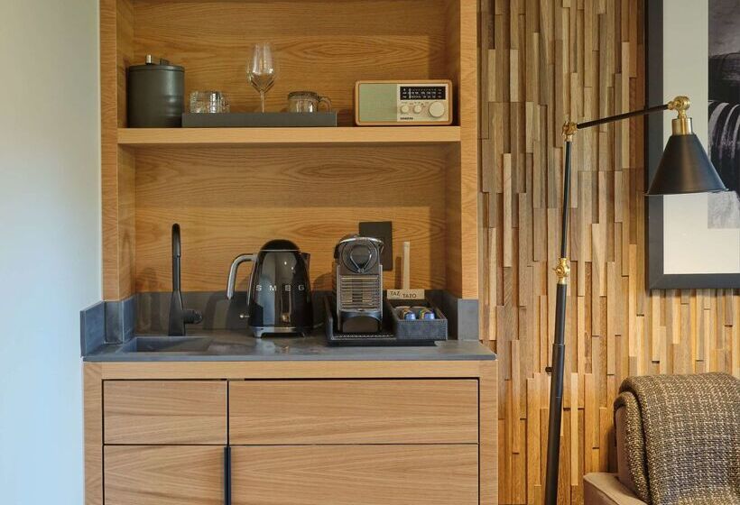 Отель Embassy Suites By Hilton Napa Valley