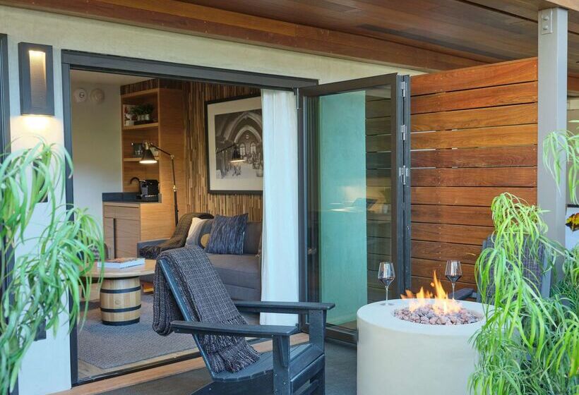 Отель Embassy Suites By Hilton Napa Valley