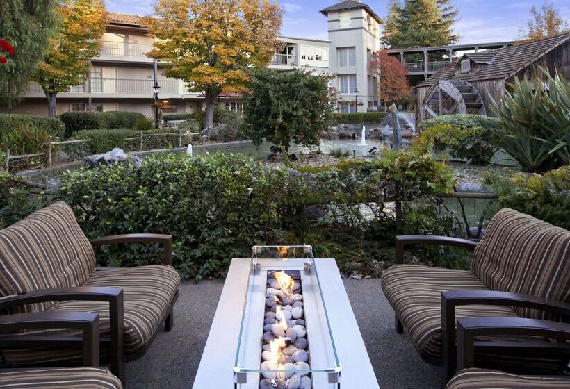 Отель Embassy Suites By Hilton Napa Valley