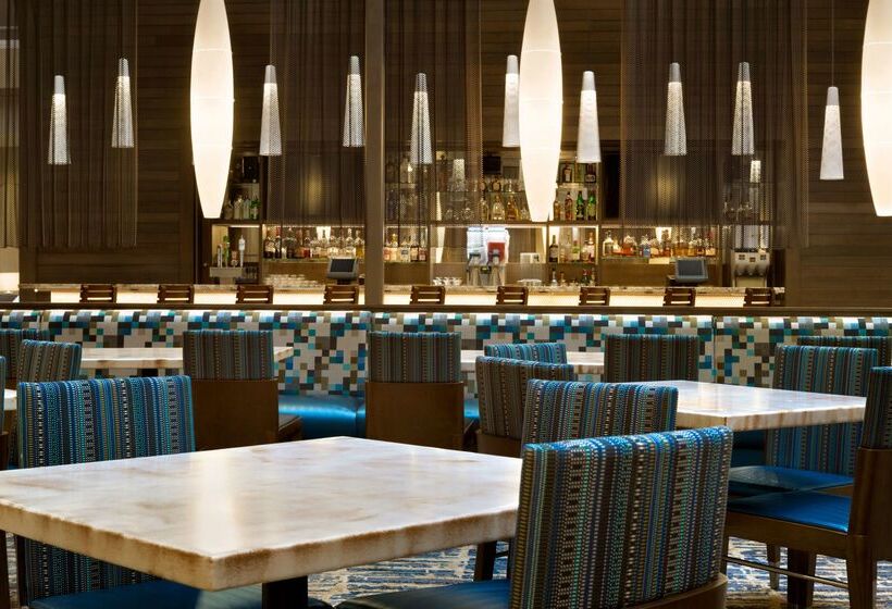 فندق Embassy Suites By Hilton San Antonio Airport