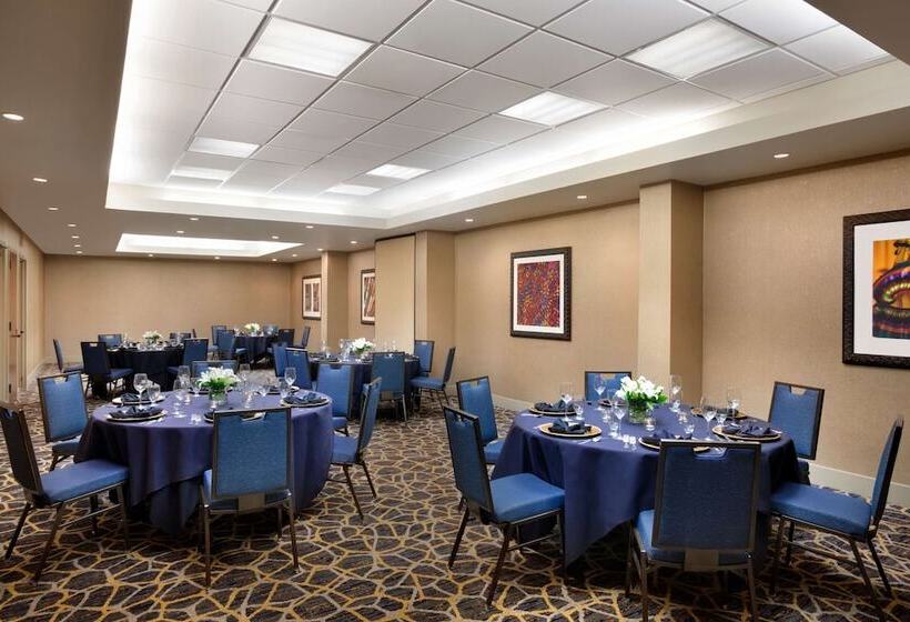 فندق Embassy Suites By Hilton San Antonio Airport