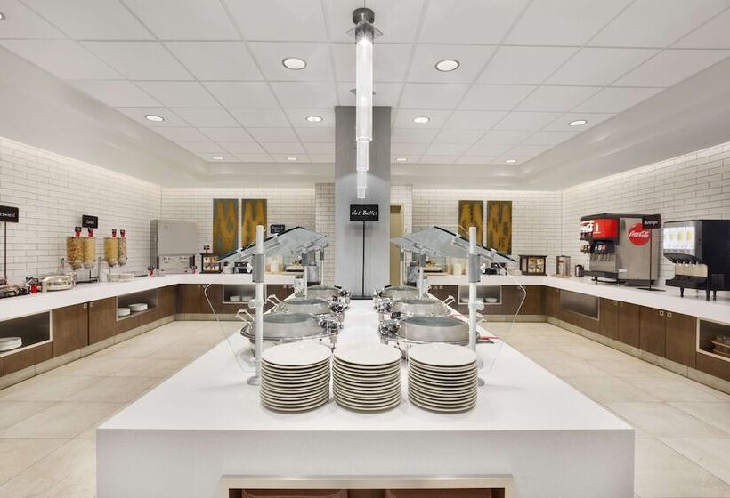 فندق Embassy Suites By Hilton San Antonio Airport