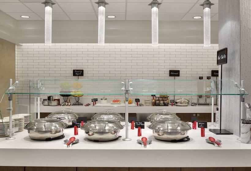 فندق Embassy Suites By Hilton San Antonio Airport