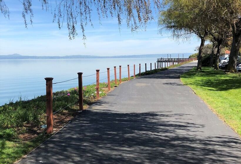 Отель Embassy Suites By Hilton San Francisco Airport Waterfront