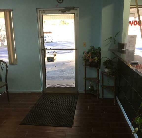 فندق Executive Inn Marianna