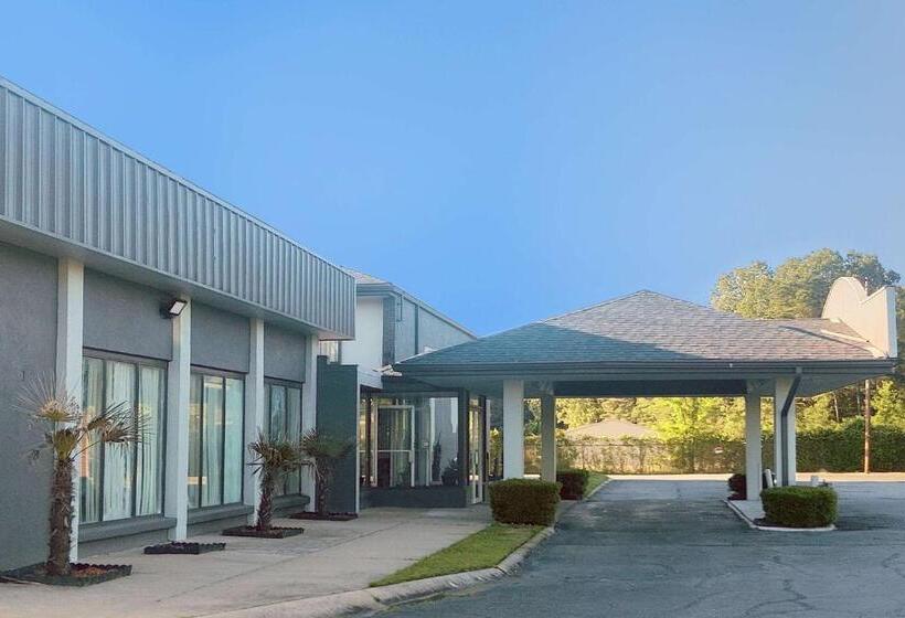 Отель Quality Inn