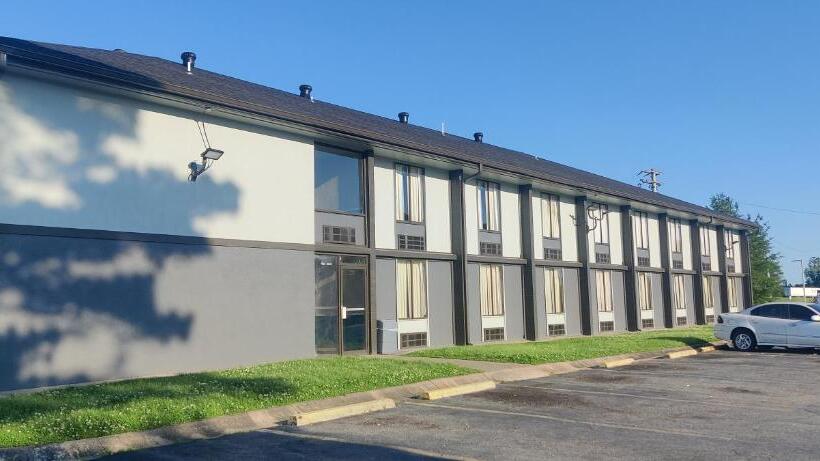 Отель Quality Inn