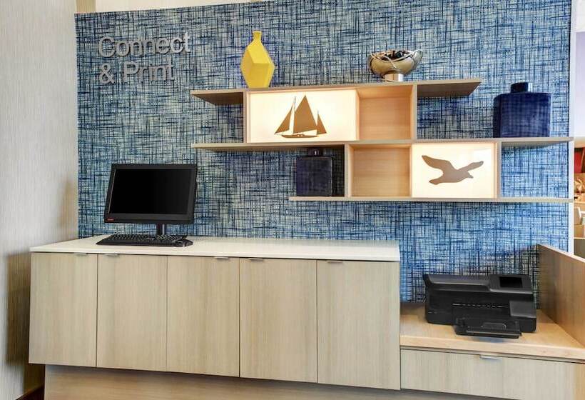 Отель Fairfield Inn & Suites By Marriott Cape Cod Hyannis