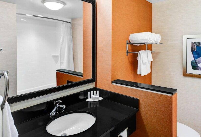 فندق Fairfield Inn & Suites By Marriott Cape Cod Hyannis