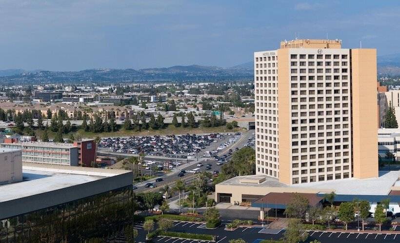 فندق Fera Anaheim, A Doubletree By Hilton