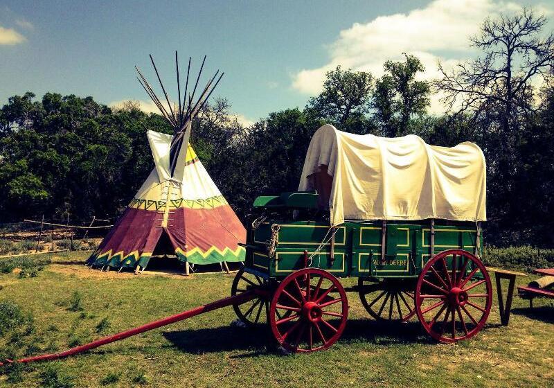 Отель Flying L Ranch Resort & Golf Course