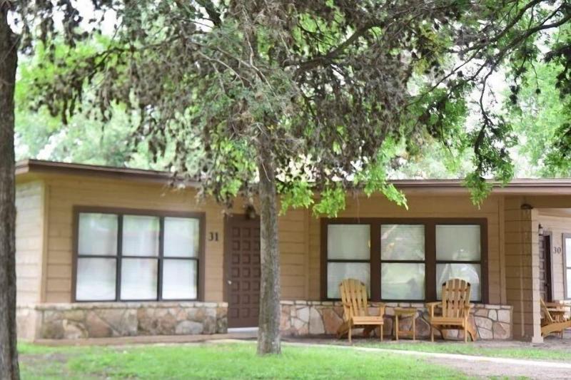 Отель Flying L Ranch Resort & Golf Course