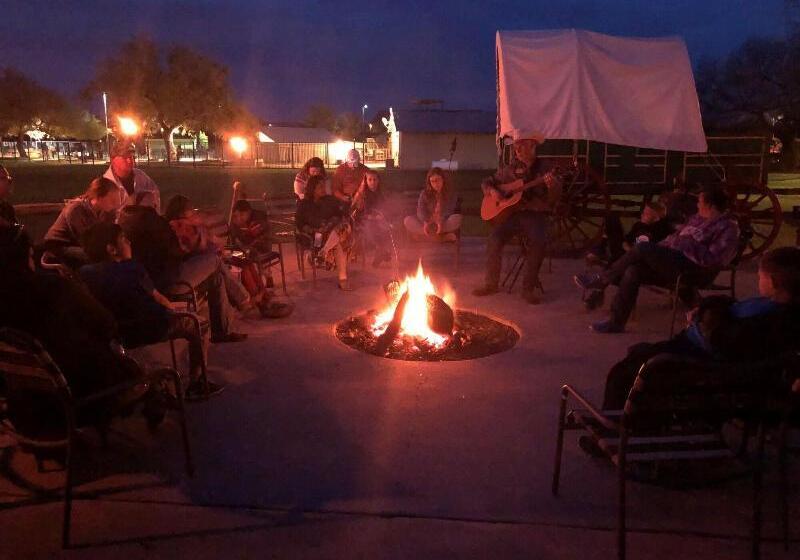 호텔 Flying L Ranch Resort & Golf Course