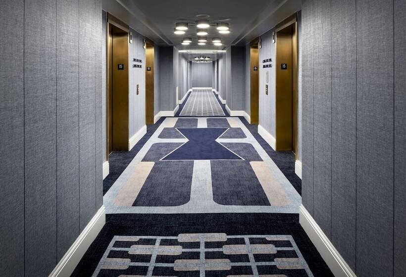 فندق Fontainebleau Miami Beach