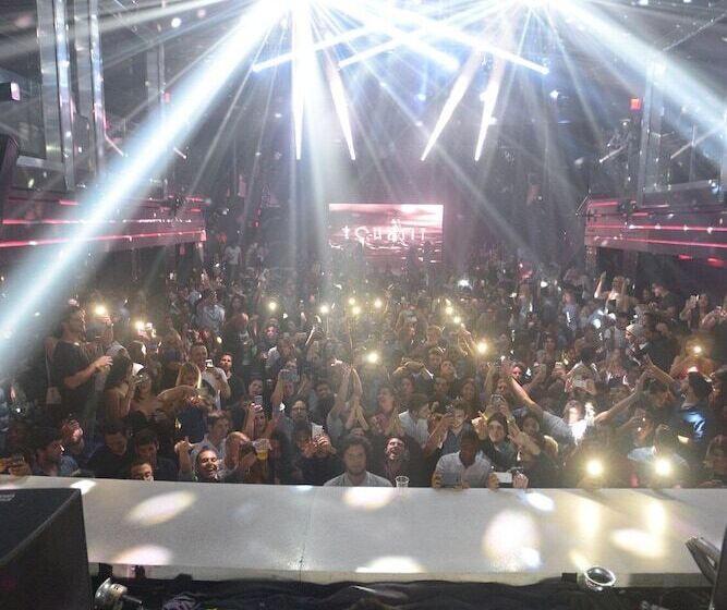 فندق Fontainebleau Miami Beach