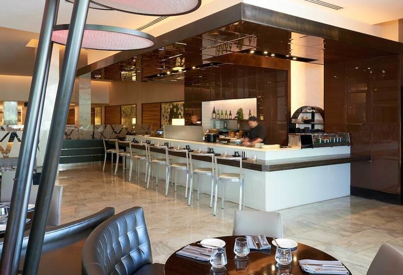 فندق Fontainebleau Miami Beach