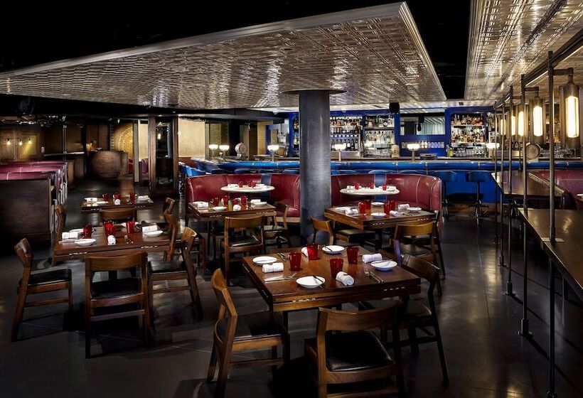 فندق Fontainebleau Miami Beach