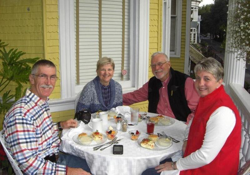 هتل Forsyth Park Inn