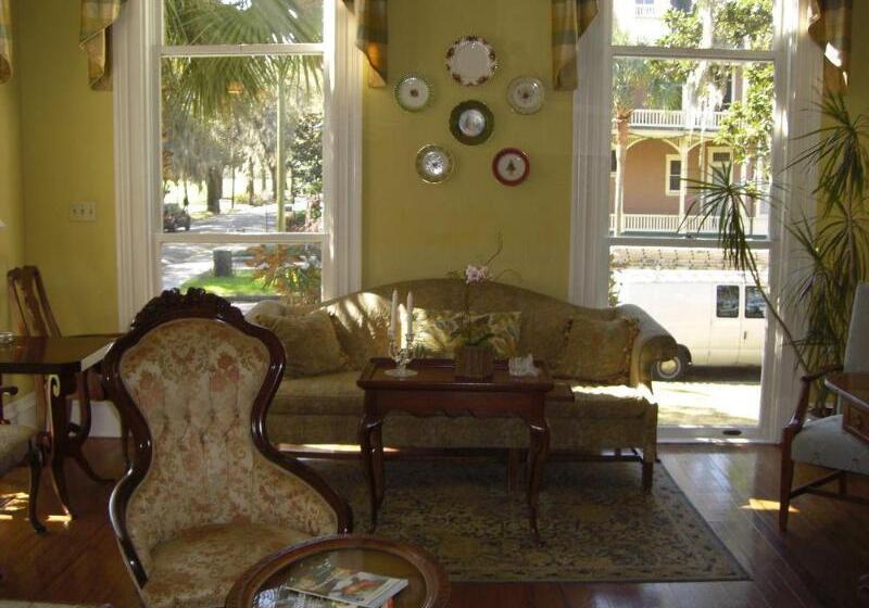 Отель Forsyth Park Inn