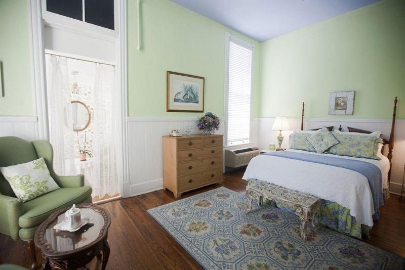 هتل Forsyth Park Inn