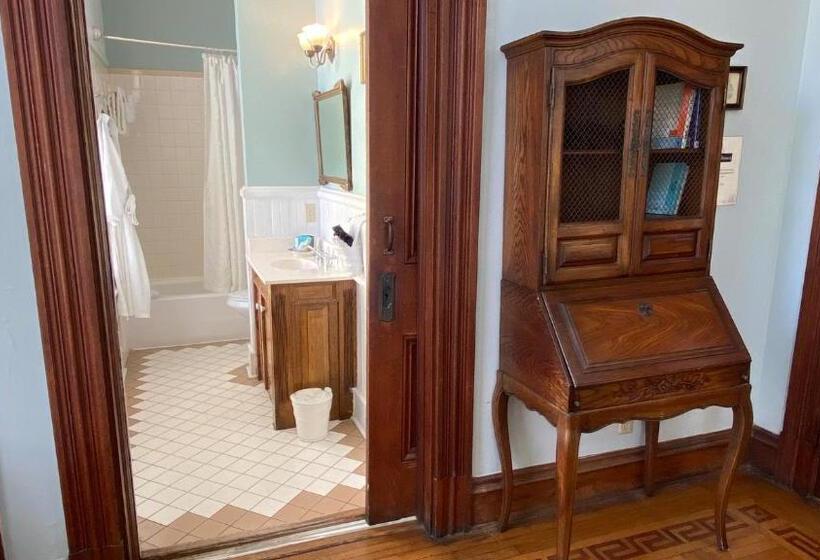 Отель Forsyth Park Inn