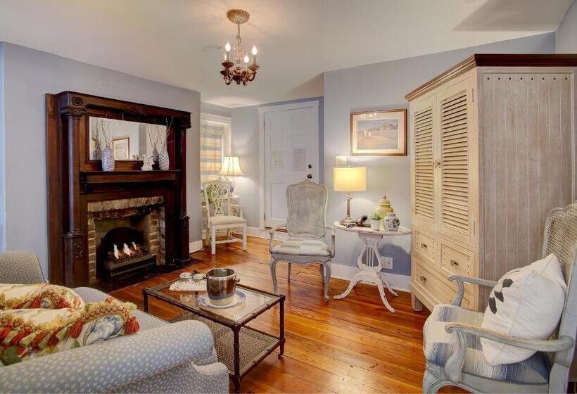 Отель Forsyth Park Inn