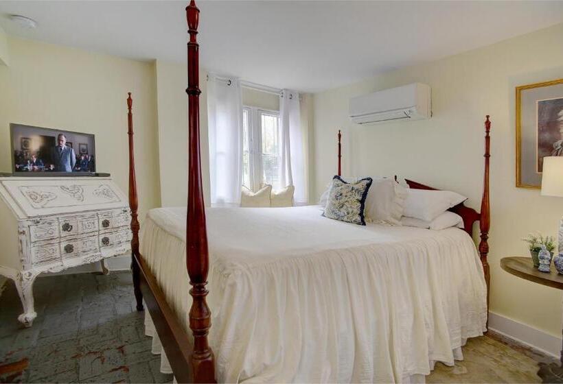 Отель Forsyth Park Inn