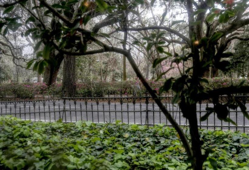 Отель Forsyth Park Inn