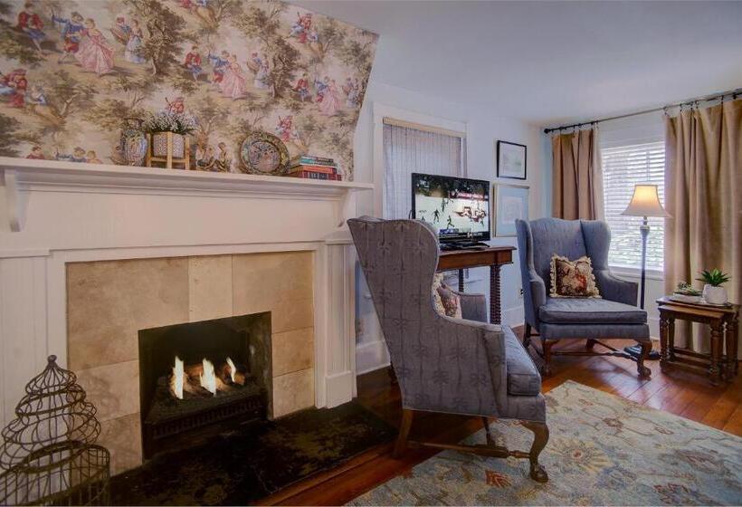 Отель Forsyth Park Inn