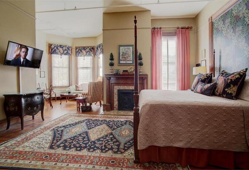 هتل Forsyth Park Inn