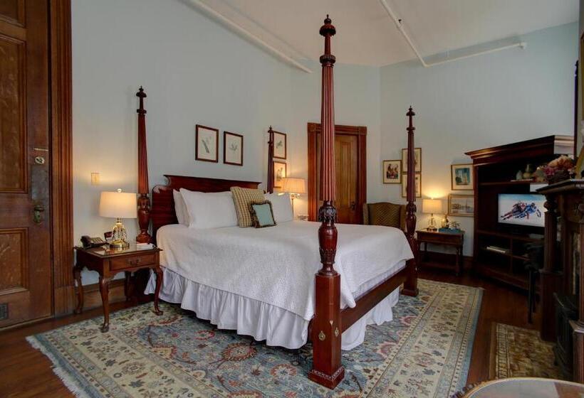 Отель Forsyth Park Inn