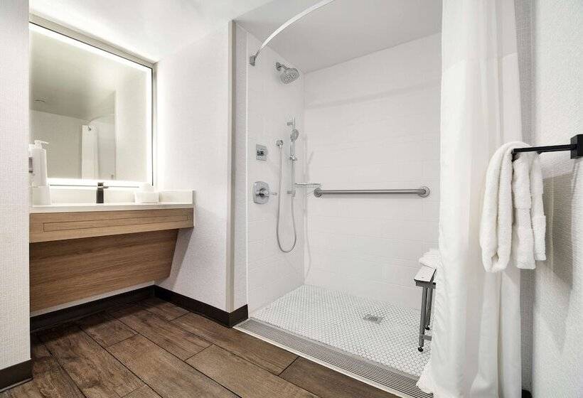 ホテル Hampton Inn Newark Airport