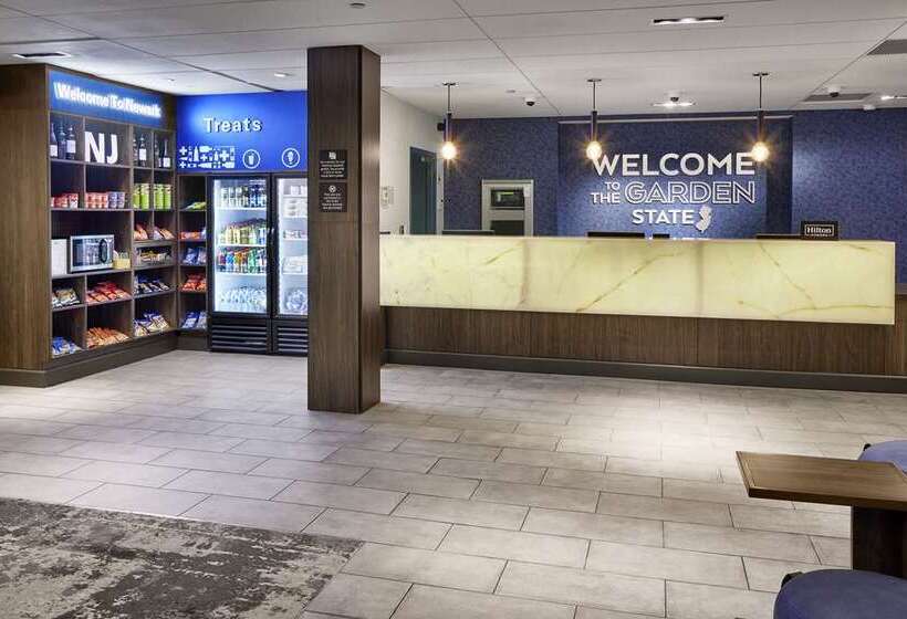 ホテル Hampton Inn Newark Airport