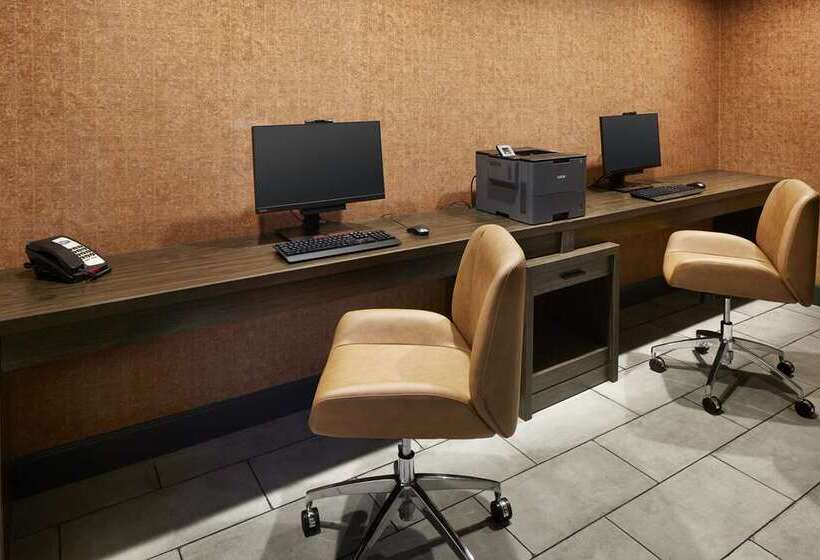 호텔 Hampton Inn Newark Airport