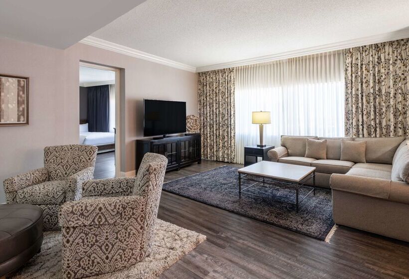 هتل Hilton Dallas Lincoln Centre