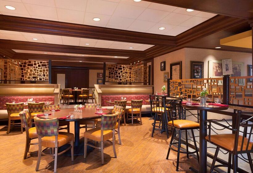 Отель Hilton Dfw Lakes Executive Conference Center