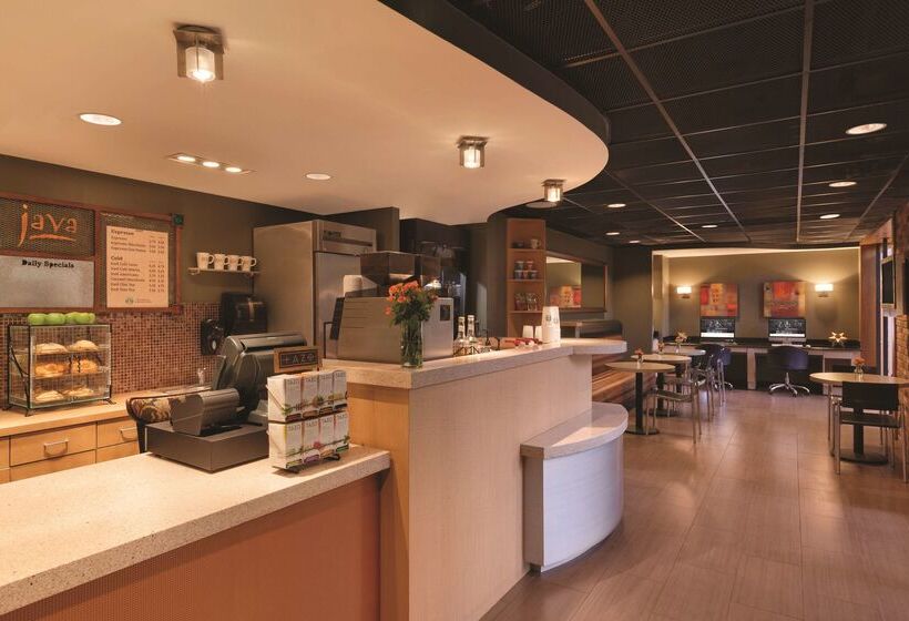 Отель Hilton Dfw Lakes Executive Conference Center