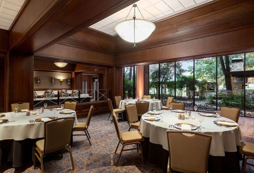 Отель Hilton Dfw Lakes Executive Conference Center
