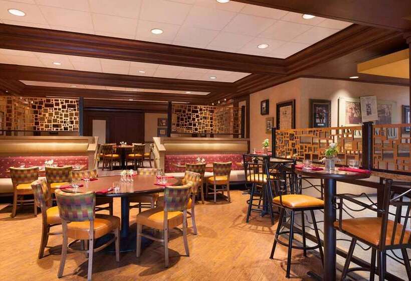 Отель Hilton Dfw Lakes Executive Conference Center