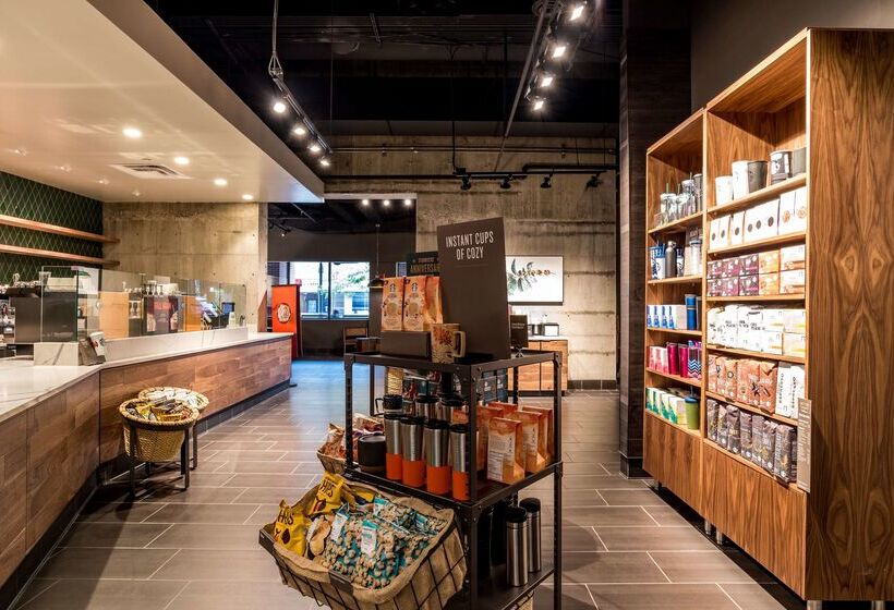 هتل Hilton Fort Wayne At The Grand Wayne Convention Center