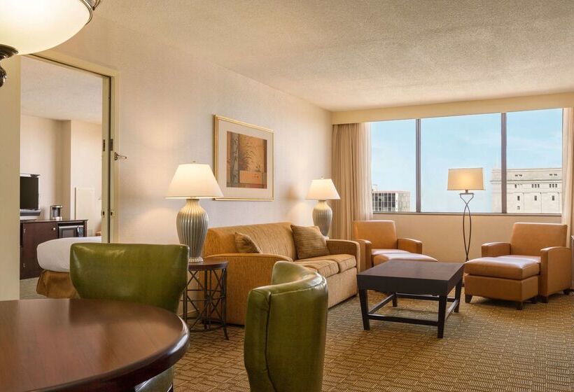 בית מלון כפרי Hilton Fort Wayne At The Grand Wayne Convention Center